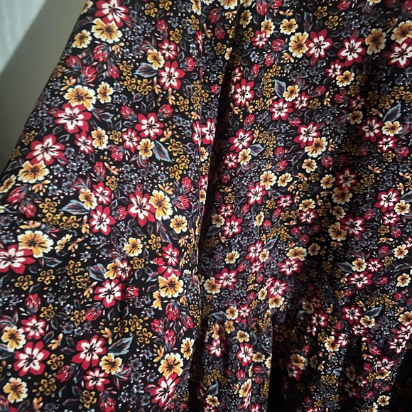 Cute Floral Top - Picture 6 of 8